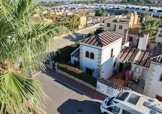 Villa in Algorfa