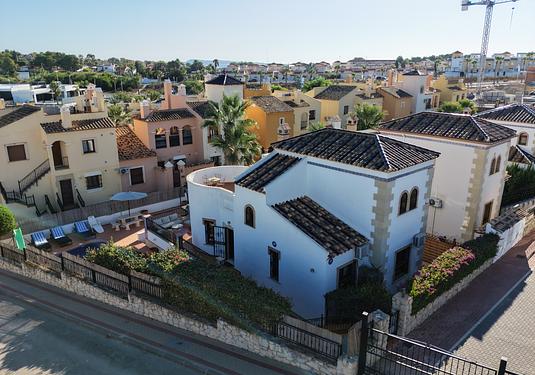 Villa in Algorfa