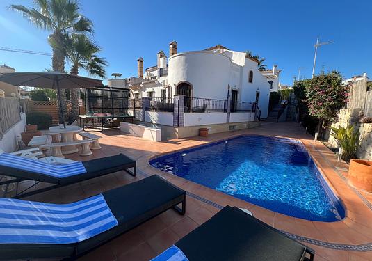 Villa in Algorfa