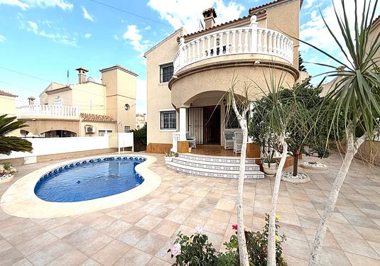Villa in Orihuela Costa