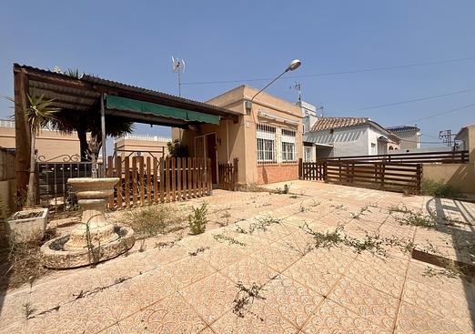 Land in San Miguel de Salinas