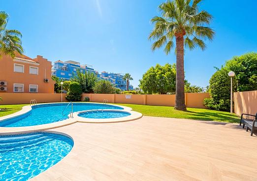 Town house in El Vergel