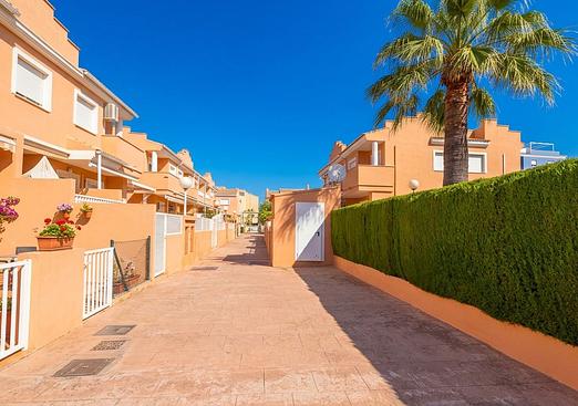 Town house in El Vergel