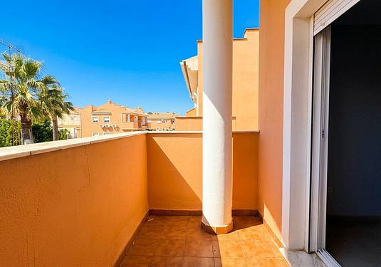 Town house in El Vergel
