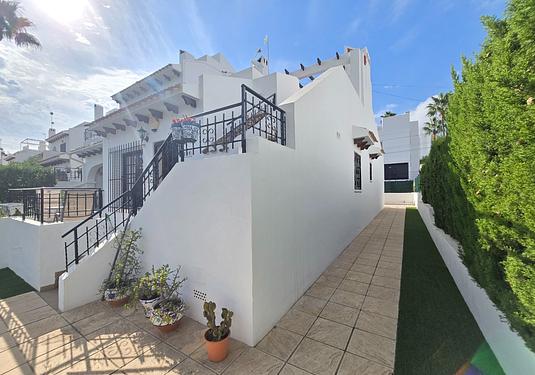 Town house in Villamartin