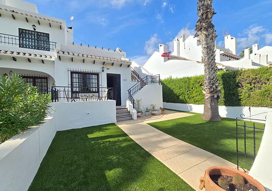 Town house in Villamartin
