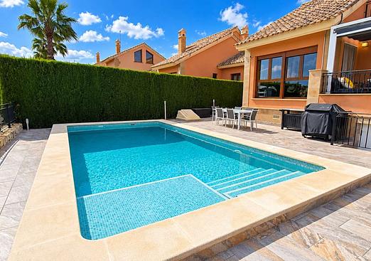 Villa in Algorfa