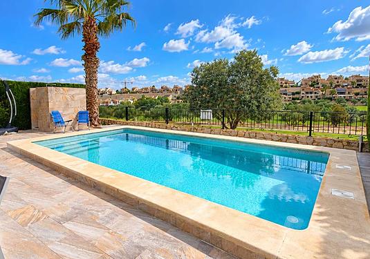 Villa in Algorfa