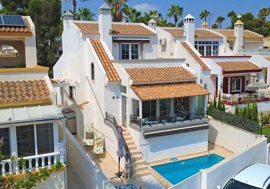 Villa in Orihuela Costa