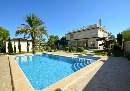 Villa in Orihuela Costa