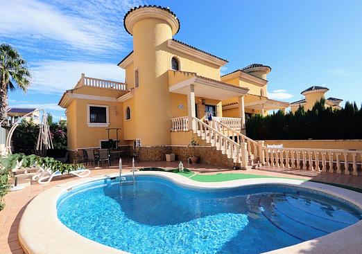 Villa in Villamartin