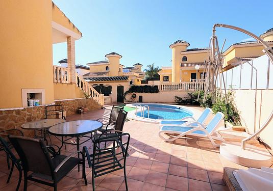 Villa in Villamartin