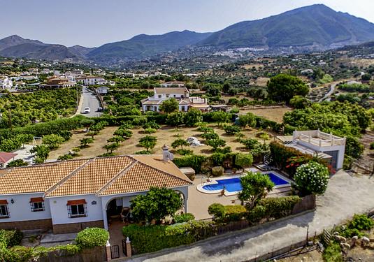 Villa in Venta Baja