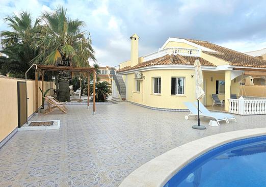 Villa in Los Urrutias