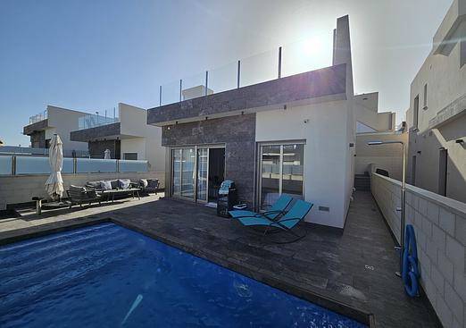 Villa in Villamartin