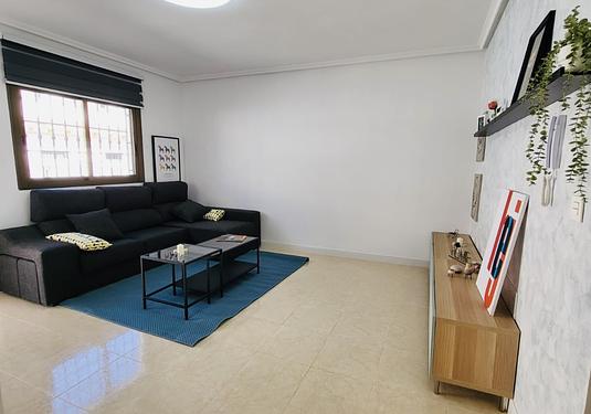 Town house in San Miguel de Salinas