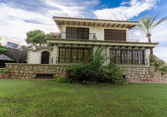 Villa in Alicante