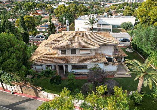 Villa in Alicante