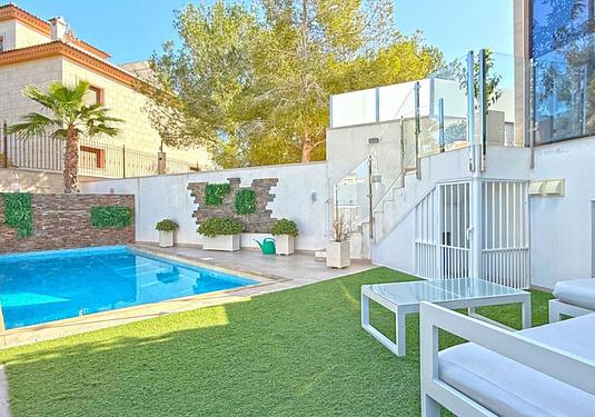 Villa in Orihuela Costa