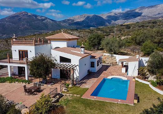 Villa in Periana