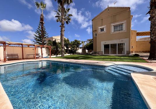 Villa in La Zenia