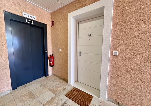 Apartment in El Raso