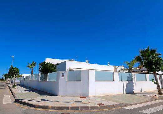 Villa in Pilar de La Horadada
