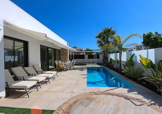Villa in Pilar de La Horadada