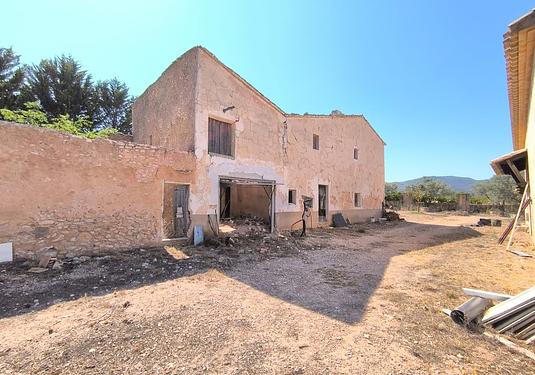 Country house in Villena