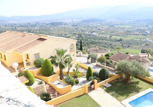 Town house in Jalón