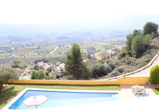 Town house in Jalón