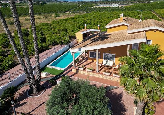 Country house in Orihuela