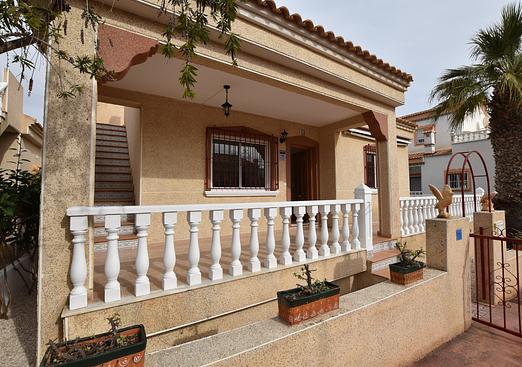 Villa in Algorfa
