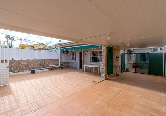 Town house in Santiago de la Ribera