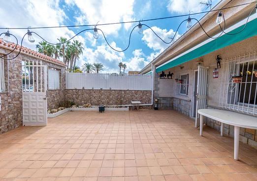 Town house in Santiago de la Ribera