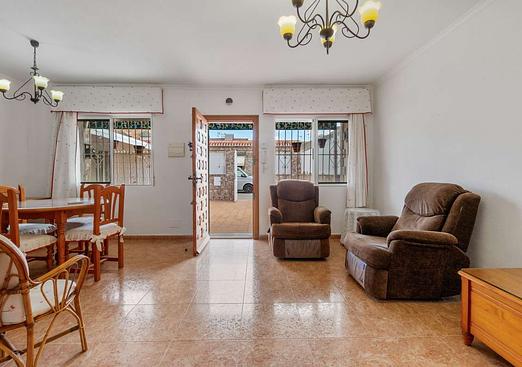 Town house in Santiago de la Ribera