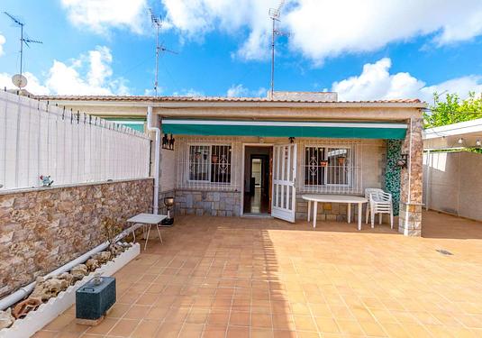 Town house in Santiago de la Ribera
