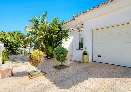 Villa in Estepona