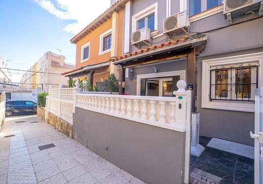 Town house in Torrevieja