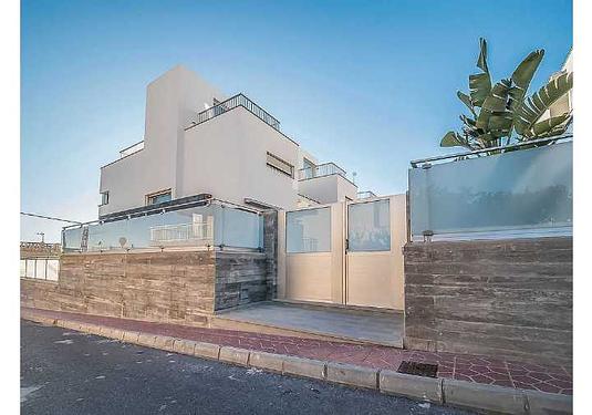 Town house in Guardamar del Segura