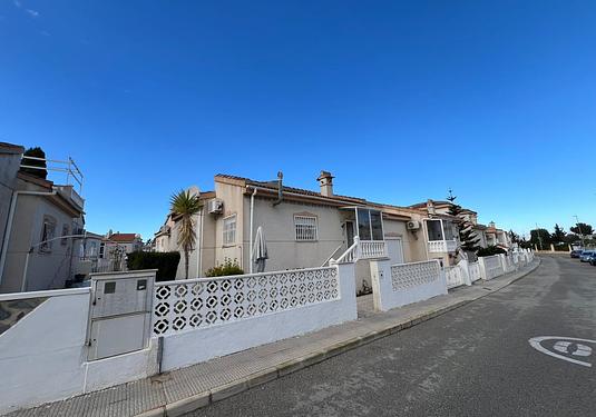 Town house in Algorfa