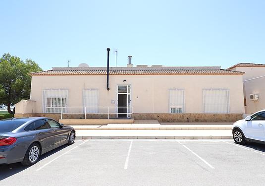 Commercial in San Miguel de Salinas