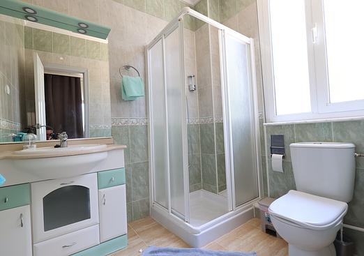 Commercial in San Miguel de Salinas