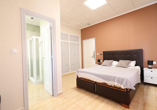 Commercial in San Miguel de Salinas