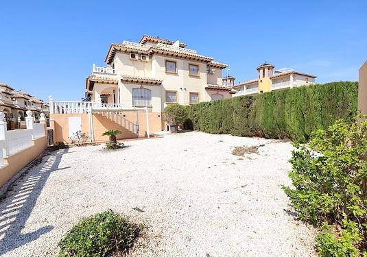 Semi detached in Cabo Roig