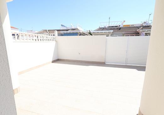 Semi detached in El Chaparral