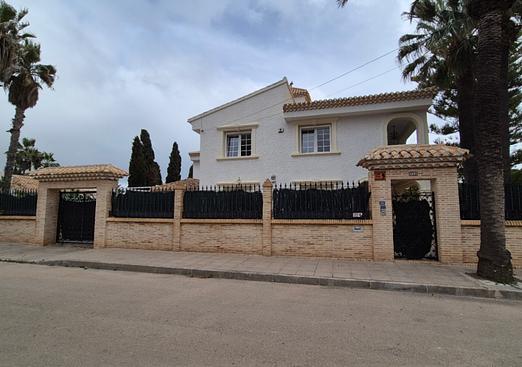 Villa in Orihuela