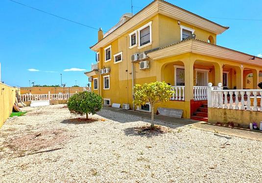 Villa in Torrevieja