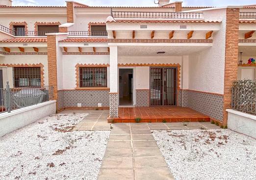 Town house in San Miguel de Salinas
