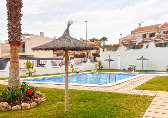 Town house in San Miguel de Salinas